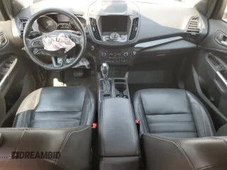 2019 Ford Escape Titanium z VIN 1FMCU9J93KUA51020, wystawiony jako Copart lot #60462495 z przebiegiem 59 998 mil mil oraz Szkoda całkowita • Salvage title. Historia ofert i sprzedaży dostępna na DreamBid. Obrazek 8.