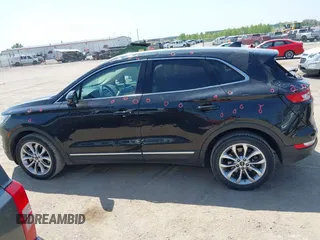 2015 Lincoln MKC z VIN 5LMTJ2AH1FUJ07790, wystawiony jako IAAI lot #42179874 z przebiegiem 47 945 mil mil oraz . Historia ofert i sprzedaży dostępna na DreamBid. Obrazek 14.