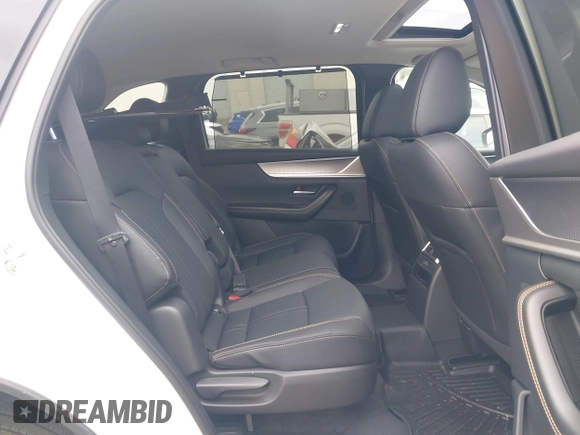 2025 Mazda CX-70 Preferred with VIN JM3KJBHD4S1122583, listed as a IAAI auction lot 42135706 with 1,700 mi miles and . Bid and sale history available at DreamBid. Image 8.