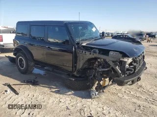 2024 Ford Bronco Badlands с VIN 1FMEE9BPXRLA90299, выставлен на аукционе Copart как лот 47808985 с пробегом 2 541 миль миль и Списание • Salvage title. История ставок и продаж доступна на DreamBid. Изображение 4.