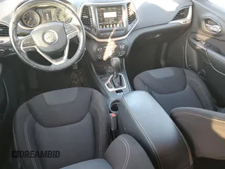 2017 Jeep Cherokee Latitude with VIN 1C4PJLCB3HW514461, listed as a Copart auction lot 55848785 with 50,768 mi miles and Salvage title. Bid and sale history available at DreamBid. Image 8.