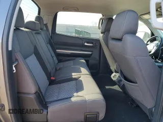 2015 Toyota Tundra SR5 z VIN 5TFDW5F1XFX421561, wystawiony jako Copart lot #46880165 z przebiegiem 110 669 mil mil oraz Szkoda całkowita • Salvage title. Historia ofert i sprzedaży dostępna na DreamBid. Obrazek 10.
