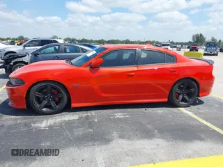 2020 Dodge Charger Scat Pack z VIN 2C3CDXGJ6LH197320, wystawiony jako IAAI lot #42158001 z przebiegiem 27 912 mil mil oraz . Historia ofert i sprzedaży dostępna na DreamBid. Obrazek 14.