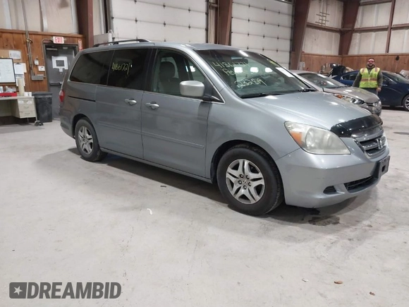 2006 Honda Odyssey EX with VIN 5FNRL38456B101102, listed as a IAAI auction lot 41861721 with 232,819 mi miles. Bid and sale history available at carsss.com. Image 1.