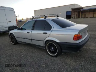 1992 BMW 3 Series with VIN WBACB4310NFF84746, listed as a Copart auction lot 79340334 with 101,709 mi miles and Clean title. Bid and sale history available at DreamBid. Image 2.
