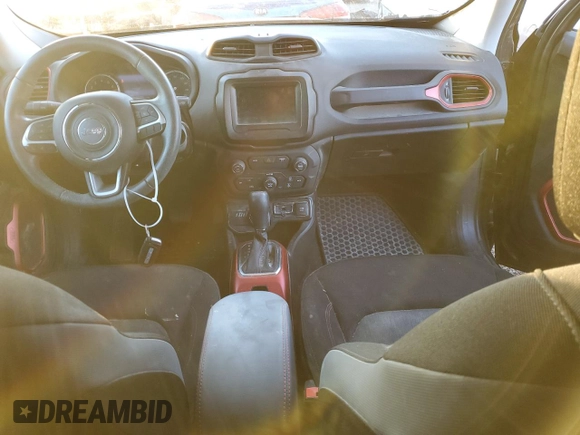 2020 Jeep Renegade Trailhawk z VIN ZACNJBC11LPL31734, wystawiony jako Copart lot #67202952 z przebiegiem 12 368 mil mil oraz Nie do naprawy • Non repairable. Historia ofert i sprzedaży dostępna na DreamBid. Obrazek 8.