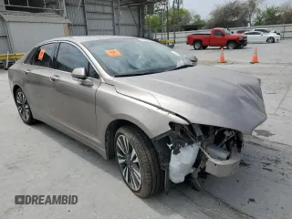 2019 Lincoln MKZ Reserve II z VIN 3LN6L5E99KR633939, wystawiony jako Copart lot #50454485 z przebiegiem Nie podano mil oraz Szkoda całkowita • Salvage title. Historia ofert i sprzedaży dostępna na DreamBid. Obrazek 4.