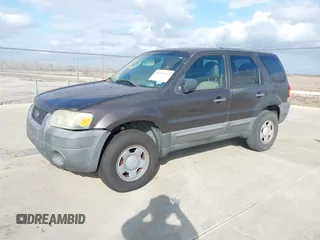 2007 Ford Escape XLS with VIN 1FMYU02Z77KA31257, listed as a IAAI auction lot 41430217 with 1 mi miles. Bid and sale history available at carsss.com. Image 2.