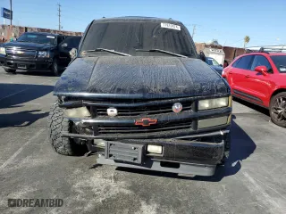1996 Chevrolet Tahoe with VIN 3GNEK18RXTG150164, listed as a Copart auction lot 77810474 with 300,287 mi miles and Salvage Title. Bid and sale history available at carsss.com. Image 5.