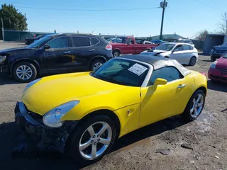2007 Pontiac Solstice z VIN 1G2MB35B87Y138649, wystawiony jako IAAI lot #41791311 z przebiegiem 65 740 mil mil oraz . Historia ofert i sprzedaży dostępna na DreamBid. Obrazek 18.