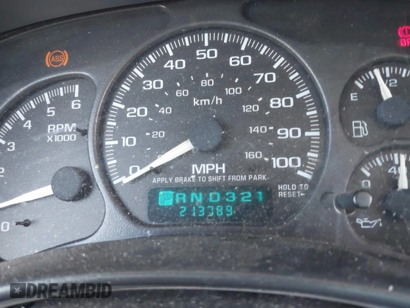 2002 GMC Yukon SLT with VIN 1GKEC13T92R162978, listed as a IAAI auction lot 41851599 with 213,789 mi miles. Bid and sale history available at carsss.com. Image 15.