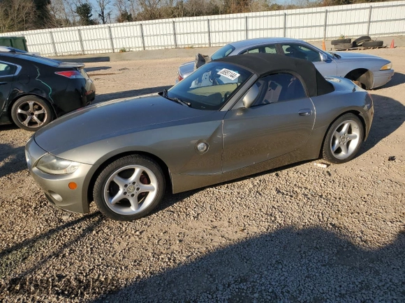 2005 BMW Z4 2.5i with VIN 4USBT33585LS54029, listed as a Copart auction lot 86951144 with 114,583 mi miles and Salvage Title. Bid and sale history available at carsss.com. Image 1.