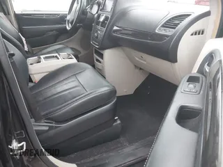 2016 Chrysler Town & Country Touring with VIN 2C4RC1BG9GR292584, listed as a IAAI auction lot 41168218 with 118,967 mi miles. Bid and sale history available at carsss.com. Image 5.