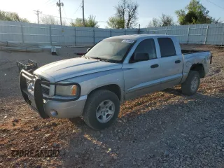 2006 Dodge Dakota SLT with VIN 1D7HW48N46S634522, listed as a Copart auction lot 52319645 with 318,850 mi miles and Salvage Title. Bid and sale history available at carsss.com. Image 1.