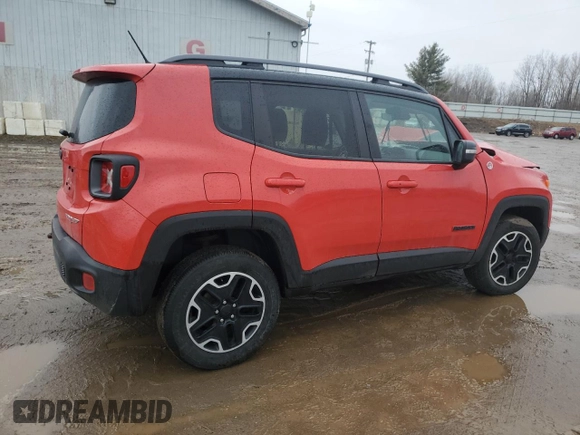 2015 Jeep Renegade Trailhawk with VIN ZACCJBCT2FPB39142, listed as a Copart auction lot 47381155 with 121,530 mi miles and Clean Title. Bid and sale history available at DreamBid. Image 3.