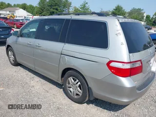 2005 Honda Odyssey EX-L z VIN 5FNRL38785B036142, wystawiony jako IAAI lot #42422595 z przebiegiem 190 083 mil mil oraz . Historia ofert i sprzedaży dostępna na DreamBid. Obrazek 3.