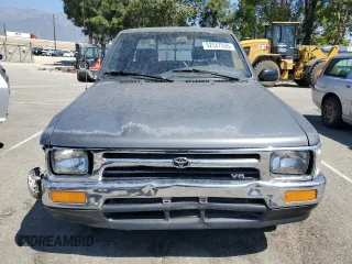 1992 Toyota Pickup z VIN JT4VN93DXN5033608, wystawiony jako Copart lot #52547095 z przebiegiem 125 092 mil mil oraz Szkoda całkowita • Salvage title. Historia ofert i sprzedaży dostępna na DreamBid. Obrazek 5.