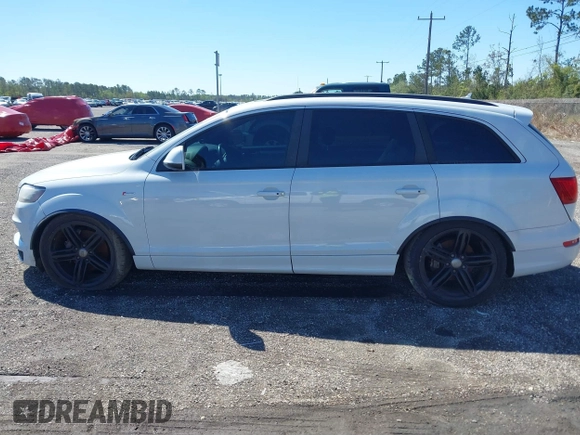 2014 Audi Q7 3.0T S line Prestige with VIN WA1DGAFE4ED008263, listed as a IAAI auction lot 41736972 with 135,080 mi miles. Bid and sale history available at carsss.com. Image 14.