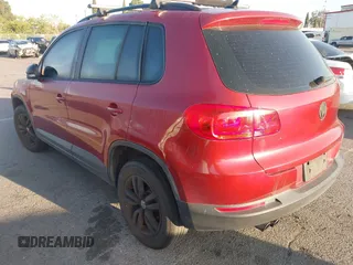 2015 Volkswagen Tiguan R-Line with VIN WVGAV7AX2FW115582, listed as a IAAI auction lot 42215389 with 168,182 mi miles and . Bid and sale history available at DreamBid. Image 3.