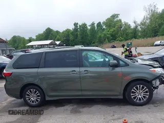 2020 Toyota Sienna XLE Auto Access Seat z VIN 5TDYZ3DC6LS021788, wystawiony jako IAAI lot #42178834 z przebiegiem 132 107 mil mil oraz . Historia ofert i sprzedaży dostępna na DreamBid. Obrazek 14.