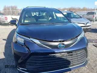 2021 Toyota Sienna XLE with VIN 5TDJRKEC6MS050638, listed as a IAAI auction lot 40875583 with 22,602 mi miles and . Bid and sale history available at DreamBid. Image 11.