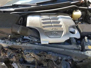 2019 Toyota Land Cruiser z VIN JTMCY7AJ3K4082162, wystawiony jako IAAI lot #41893581 z przebiegiem 69 873 mil mil oraz . Historia ofert i sprzedaży dostępna na DreamBid. Obrazek 10.