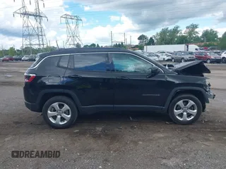 2019 Jeep Compass Latitude z VIN 3C4NJDBB8KT834306, wystawiony jako IAAI lot #42334955 z przebiegiem 3 901 mil mil oraz . Historia ofert i sprzedaży dostępna na DreamBid. Obrazek 14.