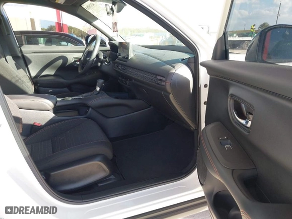 2024 Honda HR-V Sport with VIN 3CZRZ1H55RM736696, listed as a IAAI auction lot 41110765 with 7,644 mi miles. Bid and sale history available at carsss.com. Image 5.