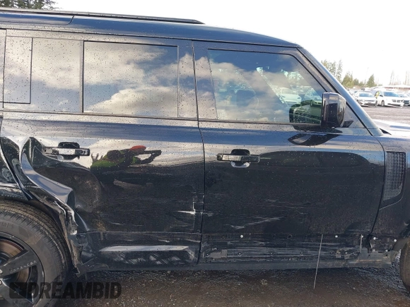 2022 Land Rover Defender X-Dynamic HSE z VIN SALE37RUXN2092086, wystawiony jako IAAI lot #41152865 z przebiegiem 17 756 mil mil oraz . Historia ofert i sprzedaży dostępna na DreamBid. Obrazek 13.