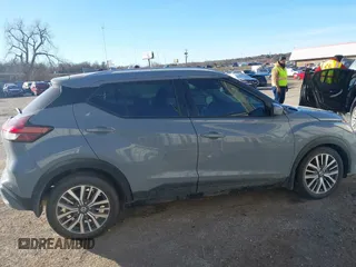 2021 Nissan Kicks SV with VIN 3N1CP5CV5ML508201, listed as a IAAI auction lot 41724301 with 37,522 mi miles. Bid and sale history available at carsss.com. Image 13.