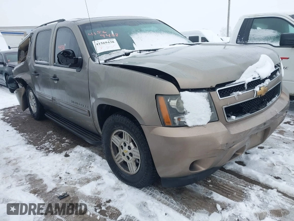 2007 Chevrolet Suburban LT with VIN 1GNFK16347J312488, listed as a IAAI auction lot 41569438 with 190,635 mi miles. Bid and sale history available at carsss.com. Image 1.