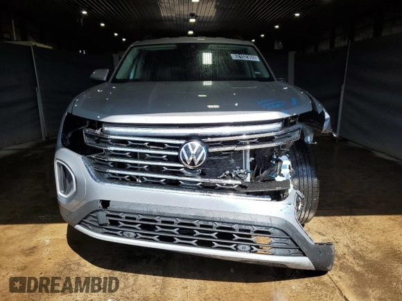 2025 Volkswagen Atlas SE with VIN 1V2HR2CA9SC535384, listed as a Copart auction lot 62152365 with 14,535 mi miles and Clean title. Bid and sale history available at DreamBid. Image 5.