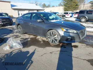 2019 Nissan Altima 2.5 Platinum with VIN 1N4BL4FW0KC229384, listed as a IAAI auction lot 41585970 with 112,087 mi miles. Bid and sale history available at carsss.com. Image 1.