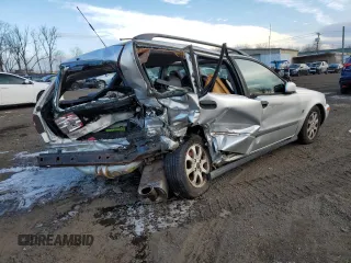 2002 Volvo V40 z VIN YV1VW29522F843173, wystawiony jako Copart lot #42961395 z przebiegiem 153 534 mil mil oraz Szkody całkowita. Historia ofert i sprzedaży dostępna na DreamBid. Obrazek 3.