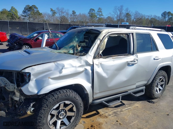 2017 Toyota 4Runner SR5 with VIN JTEBU5JR1H5437698, listed as a IAAI auction lot 41405844 with 117,667 mi miles. Bid and sale history available at carsss.com. Image 6.