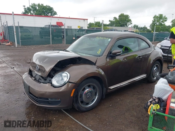 2012 Volkswagen Beetle 2.5L PZEV with VIN 3VWJP7AT2CM638265, listed as a IAAI auction lot 42512449 with 137,129 mi miles and . Bid and sale history available at DreamBid. Image 17.