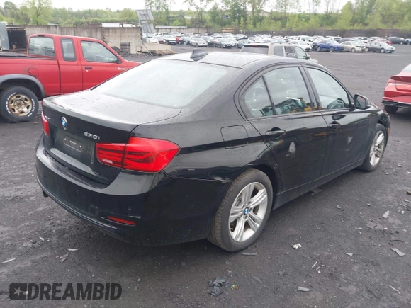 2016 BMW 3 Series 328i xDrive z VIN WBA8E3G5XGNT26311, wystawiony jako IAAI lot #42190192 z przebiegiem 124 516 mil mil oraz . Historia ofert i sprzedaży dostępna na DreamBid. Obrazek 4.