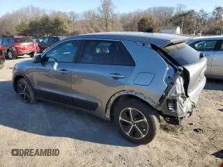 2025 Kia Niro LX with VIN KNDCP3LE3S5223592, listed as a Copart auction lot 45681015 with 5,589 mi miles and Salvage Title. Bid and sale history available at carsss.com. Image 2.