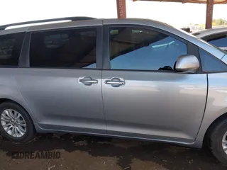 2016 Toyota Sienna XLE with VIN 5TDYK3DCXGS751231, listed as a IAAI auction lot 41975167 with 135,266 mi miles. Bid and sale history available at carsss.com. Image 13.