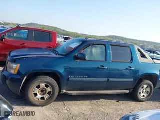 2007 Chevrolet Avalanche LS with VIN 3GNEC12027G139706, listed as a IAAI auction lot 42010094 with 240,529 mi miles. Bid and sale history available at carsss.com. Image 16.