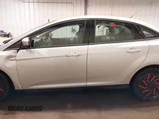 2012 Ford Focus SE with VIN 1FAHP3F21CL284921, listed as a IAAI auction lot 42054351 with 164,377 mi miles and . Bid and sale history available at carsss.com. Image 14.