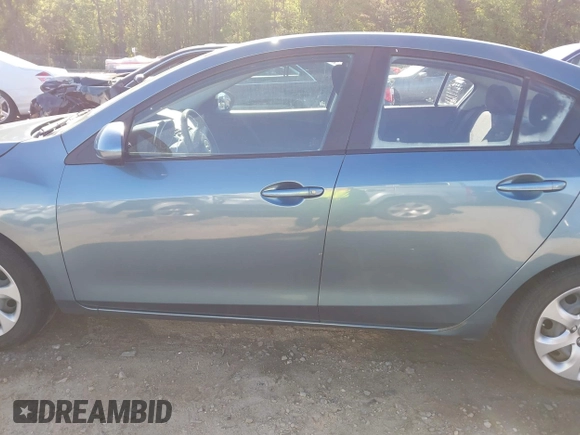 2011 Mazda 3 i Sport with VIN JM1BL1UF6B1399918, listed as a IAAI auction lot 42024295 with 138,160 mi miles. Bid and sale history available at carsss.com. Image 14.