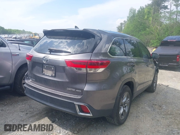 2019 Toyota Highlander Limited with VIN 5TDDZRFH9KS711575, listed as a IAAI auction lot 42102945 with 33,899 mi miles and . Bid and sale history available at DreamBid. Image 4.