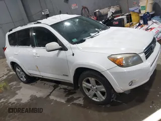 2007 Toyota RAV4 Sport with VIN JTMBK32V676013209, listed as a IAAI auction lot 41404158 with 190,052 mi miles. Bid and sale history available at carsss.com. Image 1.
