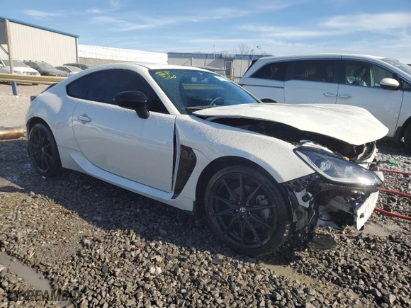 2024 Toyota GR86 Premium with VIN JF1ZNBE13R9757138, listed as a Copart auction lot 47179215 with 15,685 mi miles and Non Repairable. Bid and sale history available at carsss.com. Image 4.