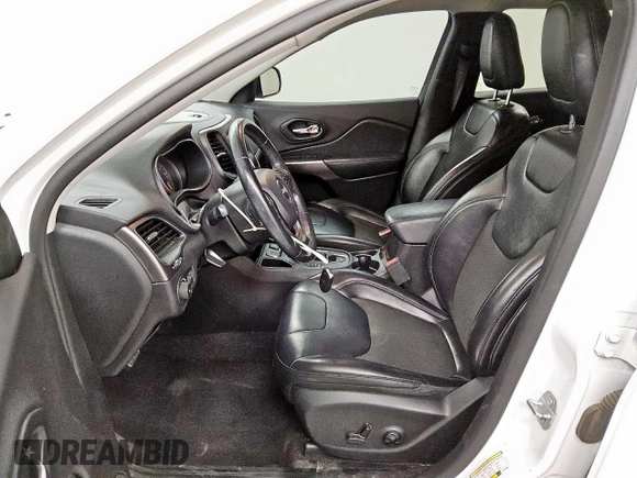 2019 Jeep Cherokee Latitude Plus z VIN 1C4PJLLB7KD176369, wystawiony jako Copart lot #62179475 z przebiegiem 156 492 mil mil oraz Czysty tytuł • Clean title. Historia ofert i sprzedaży dostępna na DreamBid. Obrazek 7.