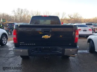 2011 Chevrolet Silverado 1500 LT with VIN 1GCRCSE06BZ300806, listed as a IAAI auction lot 41717597 with 153,697 mi miles. Bid and sale history available at carsss.com. Image 17.