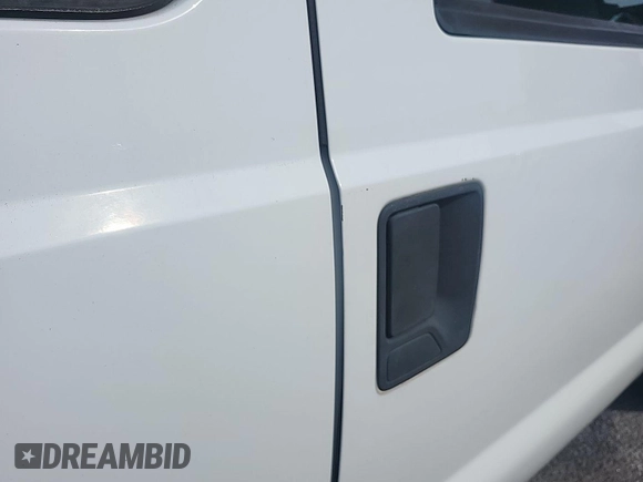2012 Ford F-250 XL with VIN 1FT7X2A67CED19069, listed as a IAAI auction lot 42663359 with 283,000 mi miles and . Bid and sale history available at DreamBid. Image 18.