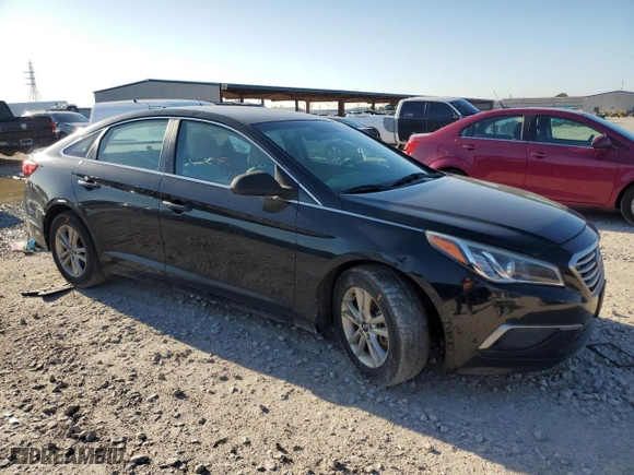 2017 Hyundai Sonata SE with VIN 5NPE24AF1HH477528, listed as a Copart auction lot 52118555 with 101,143 mi miles and Salvage Title. Bid and sale history available at carsss.com. Image 4.