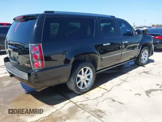 2011 GMC Yukon XL Denali z VIN 1GKS2MEFXBR332506, wystawiony jako IAAI lot #41954317 z przebiegiem 178 036 mil mil oraz . Historia ofert i sprzedaży dostępna na DreamBid. Obrazek 4.